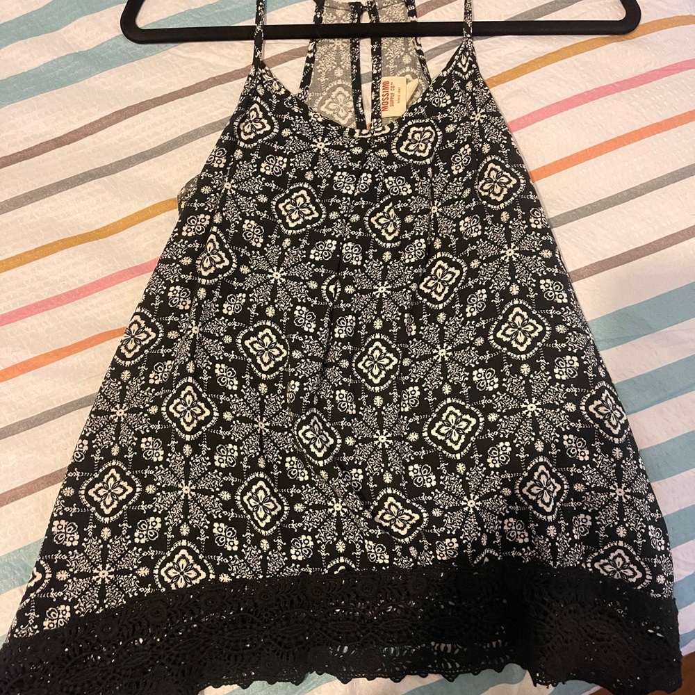 Black and white tank top!